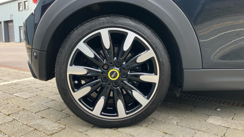 MINI Hatchback 135kW Cooper S Level 3 33kWh 3dr Auto Electric Hatchback